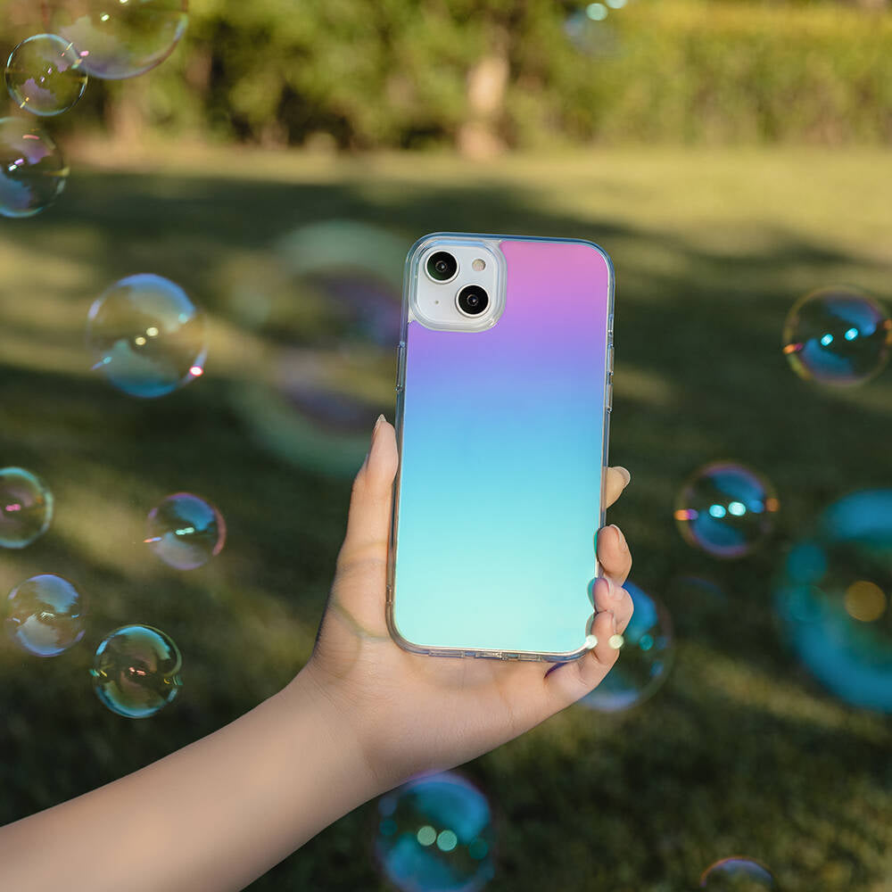 Apple iPhone 14 Plus Kılıf Renk Geçişli Kenarları Şeffaf Tasarımlı Lisanslı Switcheasy Crush Plus Kapak Starlight