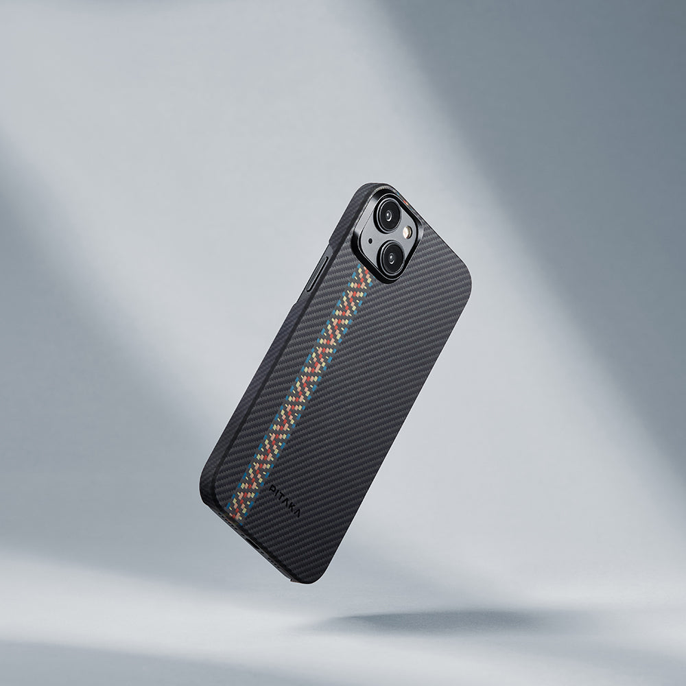 Apple iPhone 15 Plus Kılıf Magsafe Şarj Özellikli 600D Aramid Fiber Pitaka Tactile Woven Orchestra Serisi Rhapsody Kapak Siyah