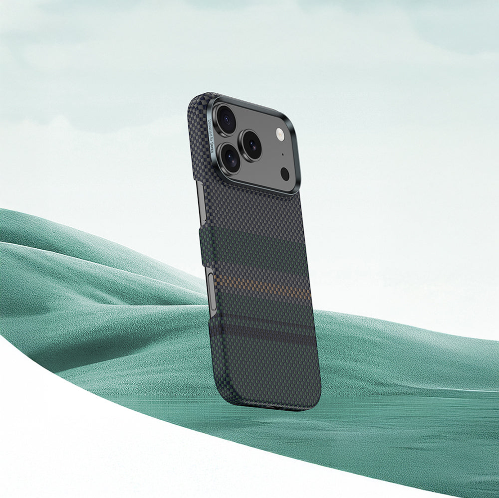 Apple iPhone 17 Pro Max Kılıf M-safe Şarj Özellikli Karbon Fiber Tasarımlı Benks Aurora ArmorPro Kevlar Kapak Yeşil