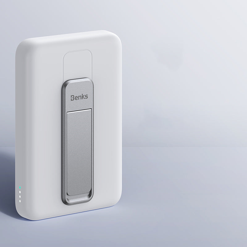 Benks MP08 Magsafe Magnetik Standlı İnce Tasarımlı Powerbank 10000mAh Beyaz
