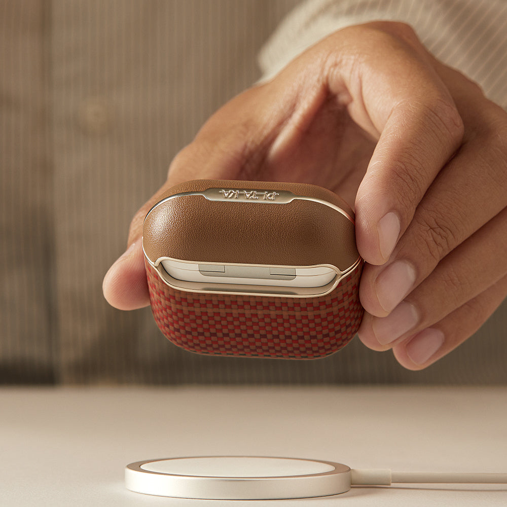 Apple Airpods 4 Kılıf Aramid Fiber Pitaka Tactile Woven Sunset-Moonrise Serisi Sunset Kapak Kahverengi