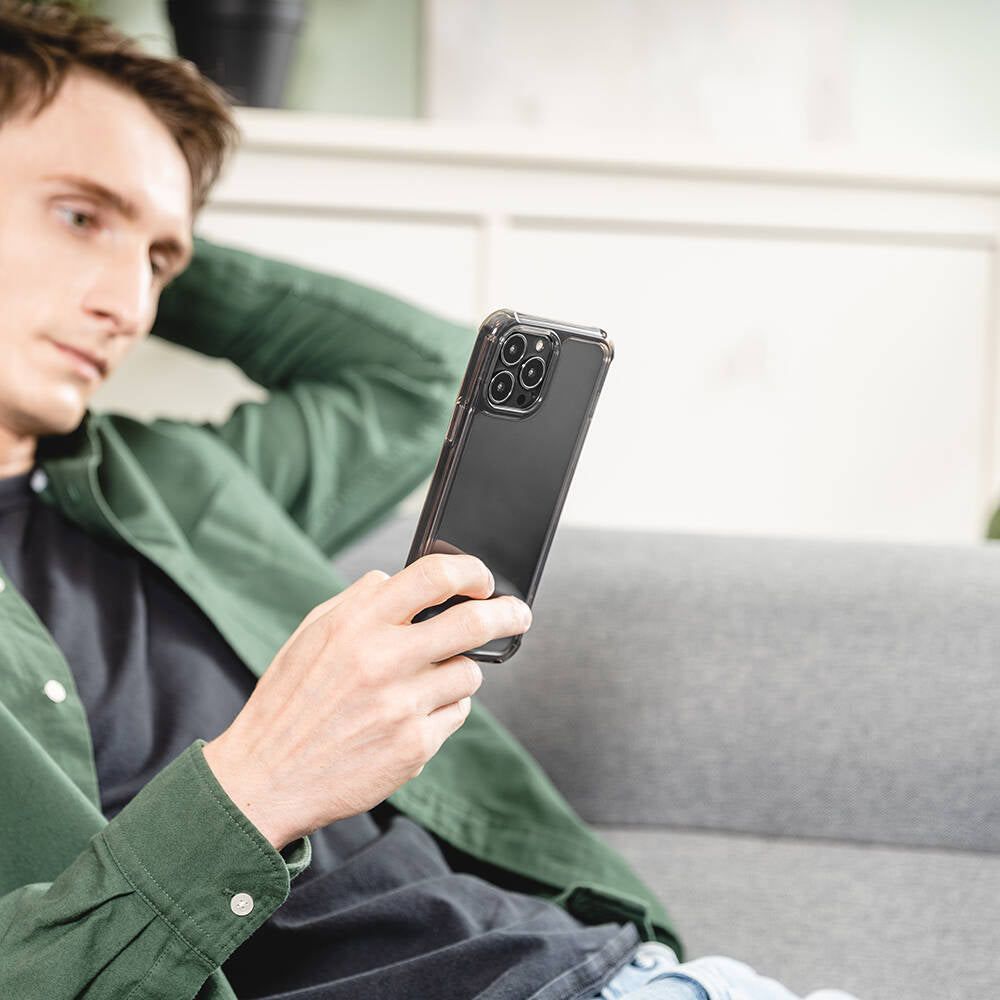 Apple iPhone 13 Kılıf Anti-Mikrobiyal Şok Önleyicili Şeffaf Lisanslı Switcheasy Alos Kapak Renksiz