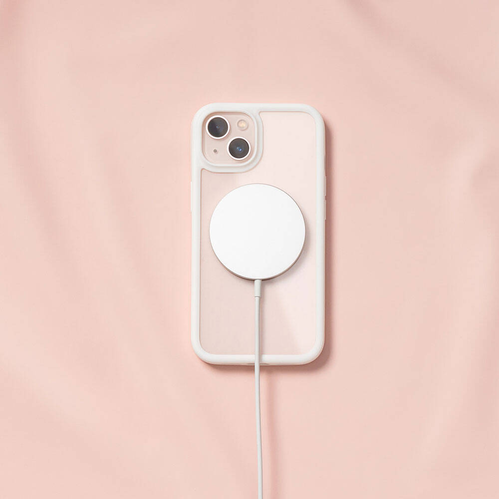 Apple iPhone 13 Kılıf Ultra İnce Şok Önleyicili Lisanslı Switcheasy Aero Plus Kapak Beyaz