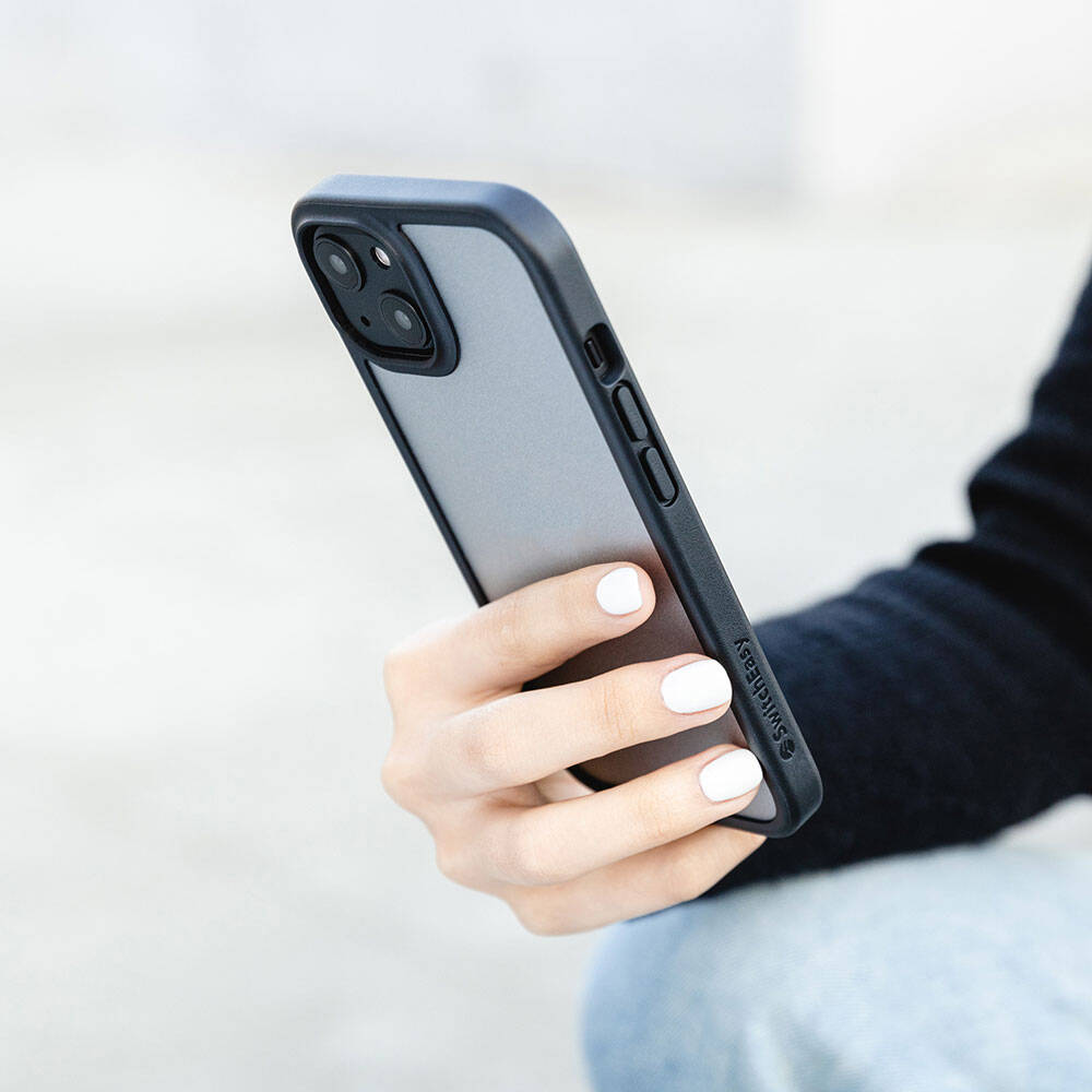 Apple iPhone 13 Kılıf Ultra İnce Şok Önleyicili Lisanslı Switcheasy Aero Plus Kapak Siyah