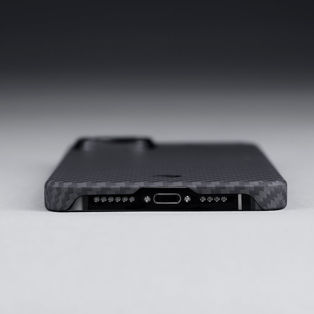 Apple iPhone 14 Kılıf Magsafe Şarj Özellikli 1500D Aramid Fiber Pitaka Ultra-Slim Classic Serisi Black-Grey Twill Kapak Siyah-Gri
