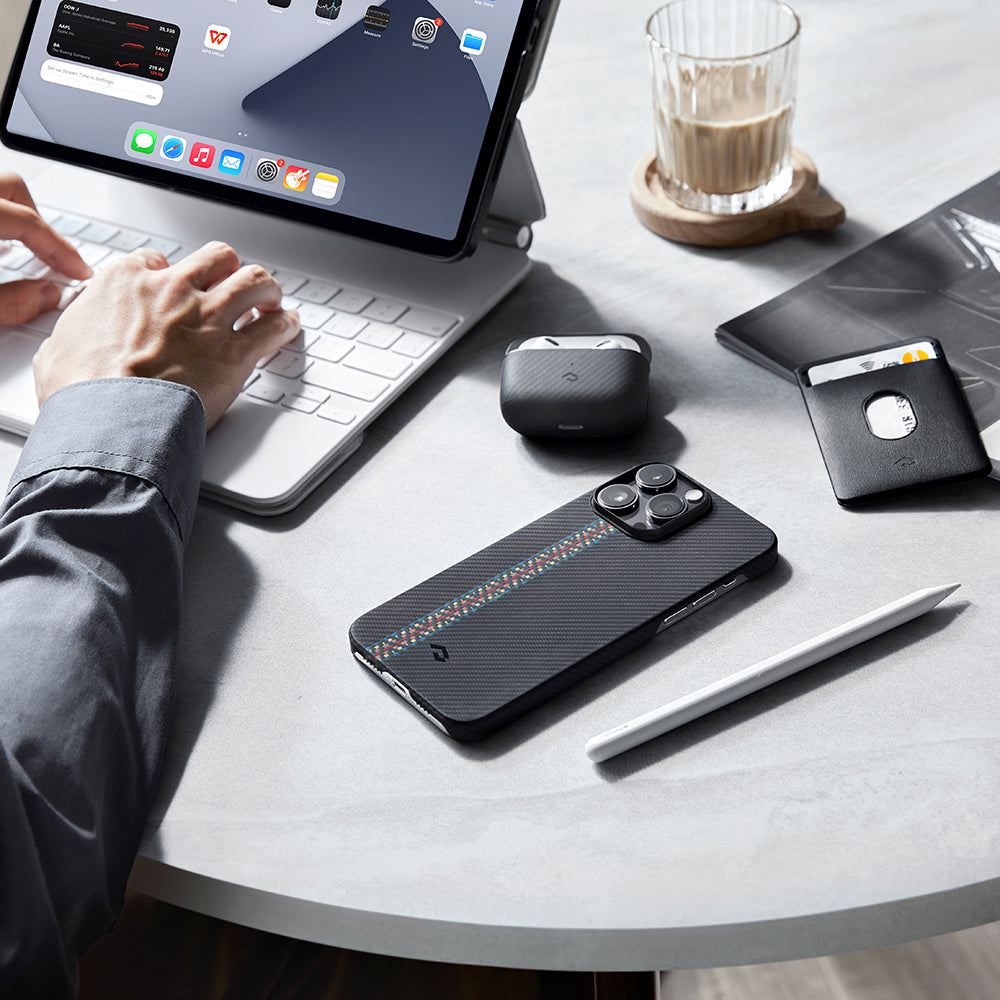 Apple iPhone 14 Pro Kılıf Magsafe Şarj Özellikli 600D Aramid Fiber Pitaka Tactile Woven Orchestra Serisi Rhapsody Kapak Siyah