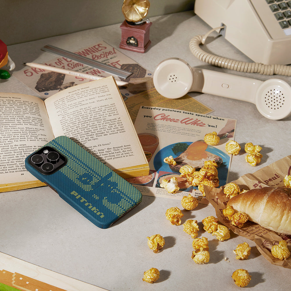 Apple iPhone 14 Pro Kılıf MagSafe Şarj Özellikli Aramid Fiber Pitaka Tactile Woven Pixel Game Kapak Yeşil-Mavi