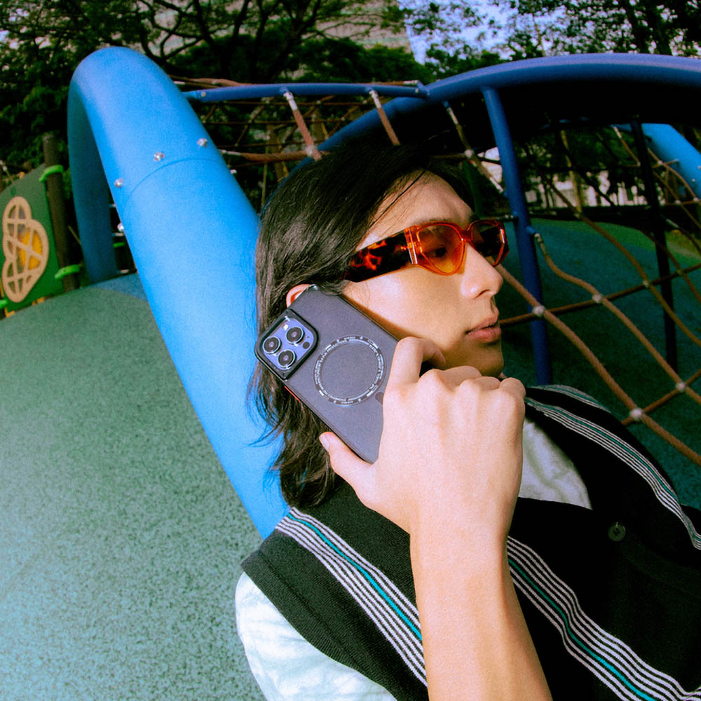 Apple iPhone 14 Pro Kılıf SkinArma Şeffaf Airbag Tasarımlı Magsafe Şarj Özellikli Saido Kapak Füme