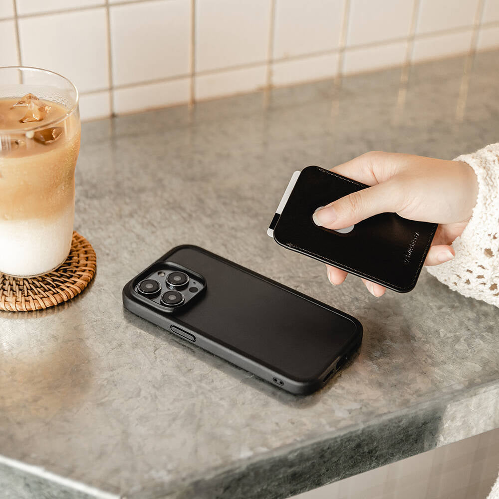 Apple iPhone 14 Pro Kılıf Ultra İnce Şok Önleyicili Lisanslı Switcheasy Aero Plus Kapak Siyah