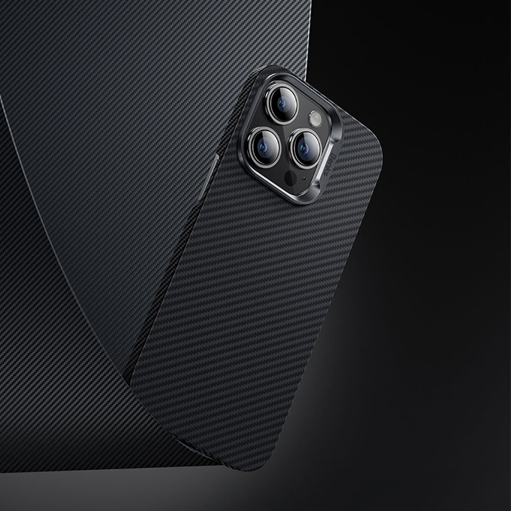 Apple iPhone 14 Pro Max Kılıf Magsafe Özellikli Karbon Fiber Benks 600D Essential Kevlar Kapak Siyah