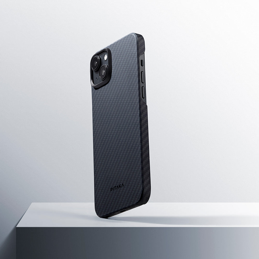 Apple iPhone 15 Plus Kılıf Magsafe Şarj Özellikli 1500D Aramid Fiber Pitaka Ultra-Slim Classic Serisi Black-Grey Twill Kapak Siyah-Gri