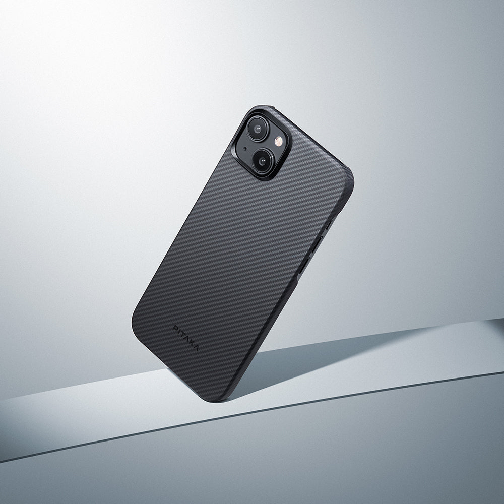 Apple iPhone 15 Plus Kılıf Magsafe Şarj Özellikli 600D Aramid Fiber Pitaka Ultra-Slim Classic Serisi Black-Grey Twill Kapak Siyah-Gri