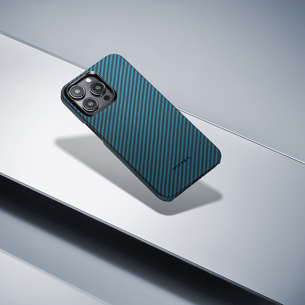 Apple iPhone 15 Pro Kılıf Magsafe Şarj Özellikli 1500D Aramid Fiber Pitaka Ultra-Slim Classic Serisi Black-Blue Twill Kapak Siyah-Mavi