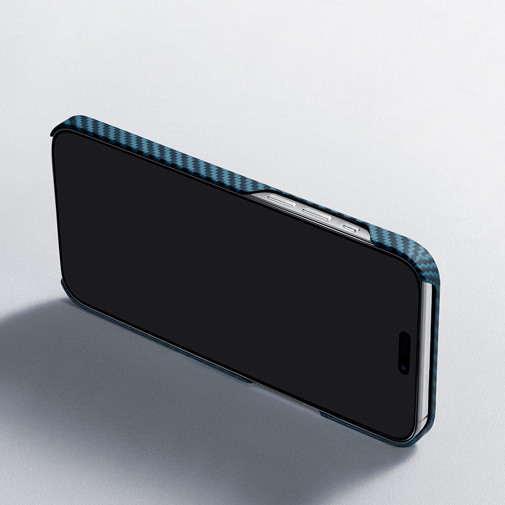 Apple iPhone 15 Pro Kılıf Magsafe Şarj Özellikli 1500D Aramid Fiber Pitaka Ultra-Slim Classic Serisi Black-Blue Twill Kapak Siyah-Mavi