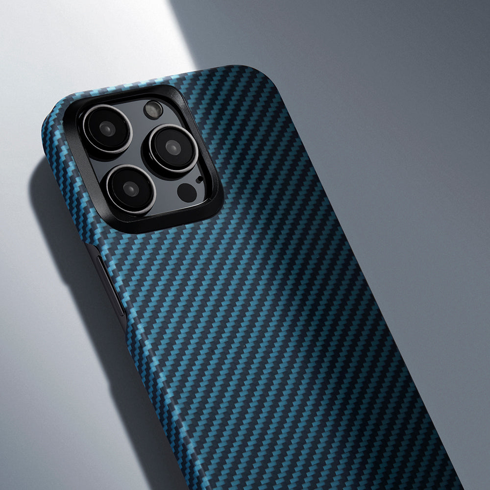 Apple iPhone 15 Pro Kılıf Magsafe Şarj Özellikli 1500D Aramid Fiber Pitaka Ultra-Slim Classic Serisi Black-Blue Twill Kapak Siyah-Mavi