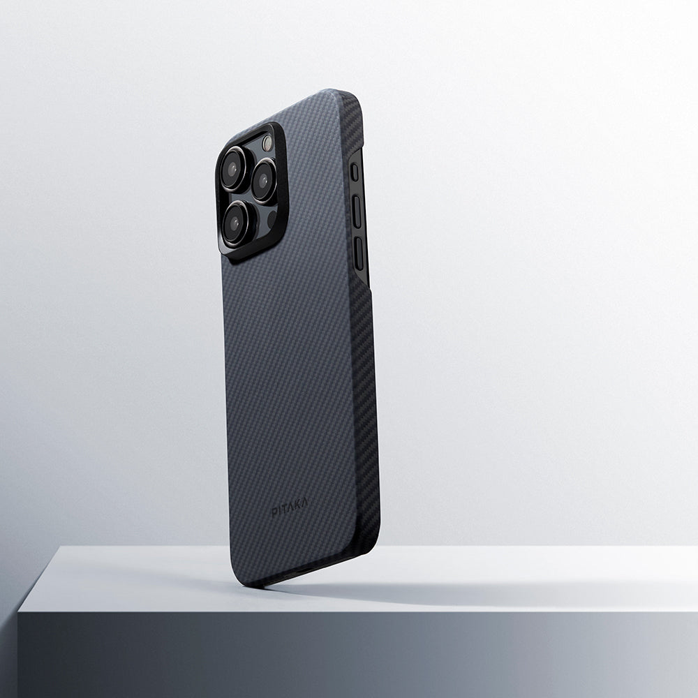 Apple iPhone 15 Pro Kılıf Magsafe Şarj Özellikli 600D Aramid Fiber Pitaka Ultra-Slim Classic Serisi Black-Grey Twill Kapak Siyah-Gri