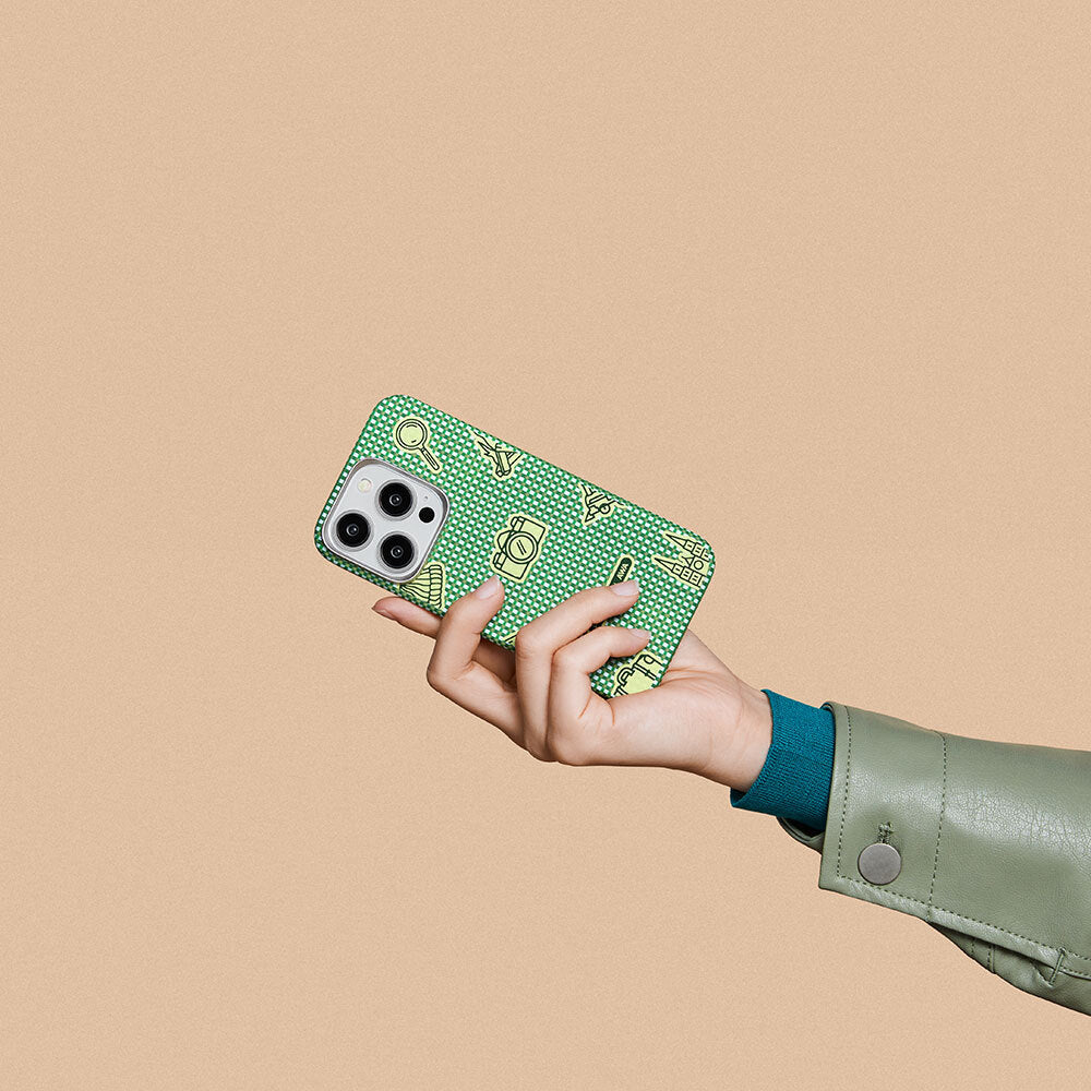 Apple iPhone 15 Pro Kılıf Magsafe Şarj Özellikli Awa Tasarımlı 1500D Aramid Fiber Pitaka Ultra-Slim Classic Serisi Forest Kapak Yeşil