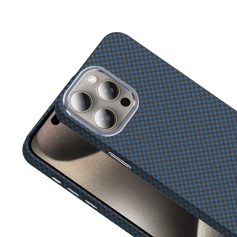 Apple iPhone 15 Pro Kılıf M-safe Şarj Özellikli Karbon Fiber Görünümlü Zore Gros Kapak Gold-Siyah