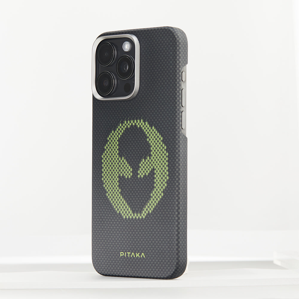 Apple iPhone 15 Pro Kılıf Magsafe Şarj Özellikli Lumintex Teknolojili Fosforlu Aramid Fiber Pitaka Tactile Woven Aries Serisi Kapak Siyah