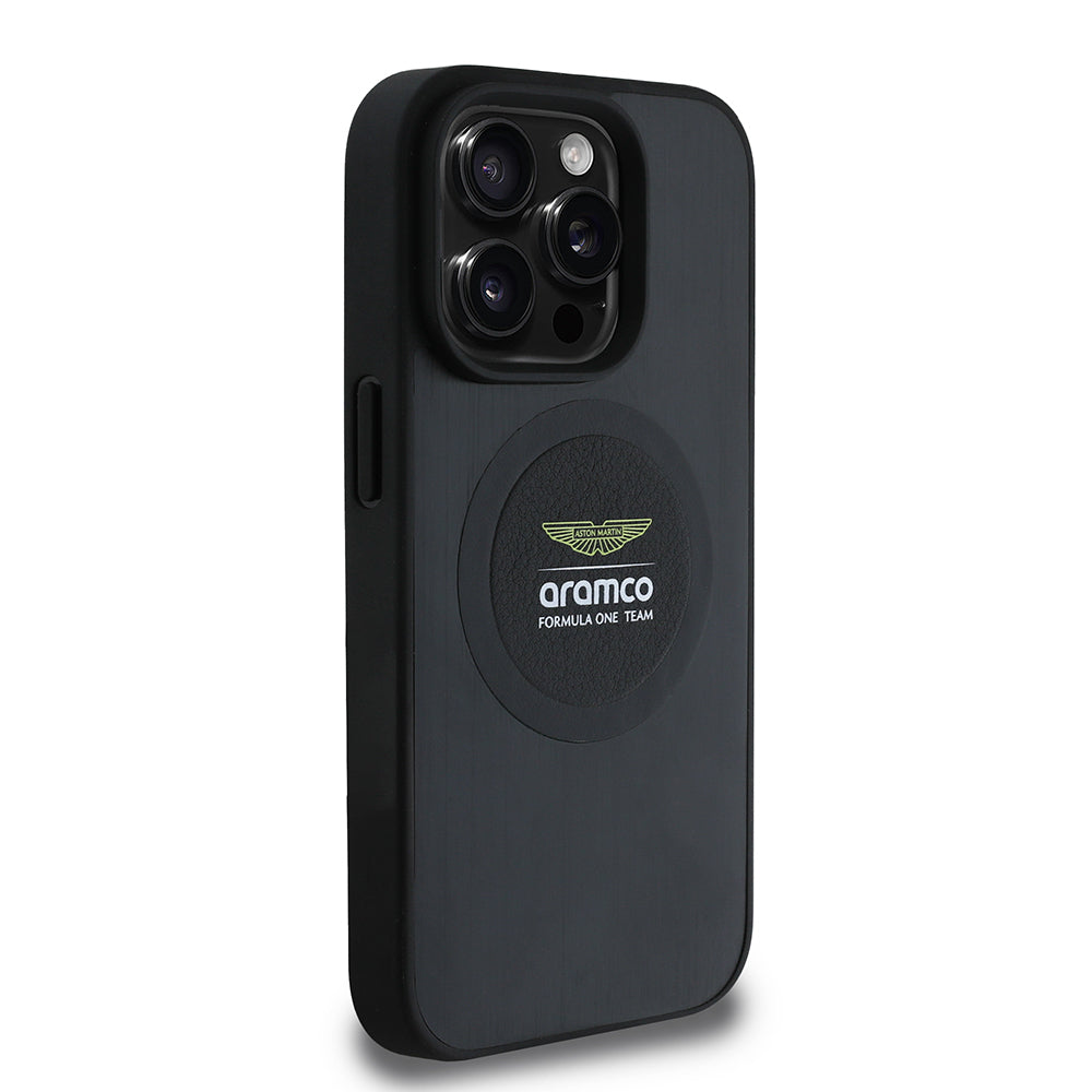 Apple iPhone 15 Pro Max Kılıf Aston Martin Orjinal Lisanslı M-safe Şarj Özellikli Aluminyum Arka Yüzeyli Formula One Team Baskılı Kapak Siyah