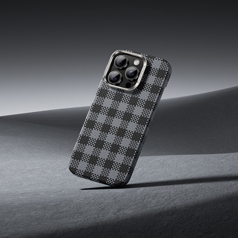 Apple iPhone 15 Pro Max Kılıf M-safe Şarj Özellikli Ekose Tasarımlı Benks ArmorVichy Kevlar Kapak Kırmızı