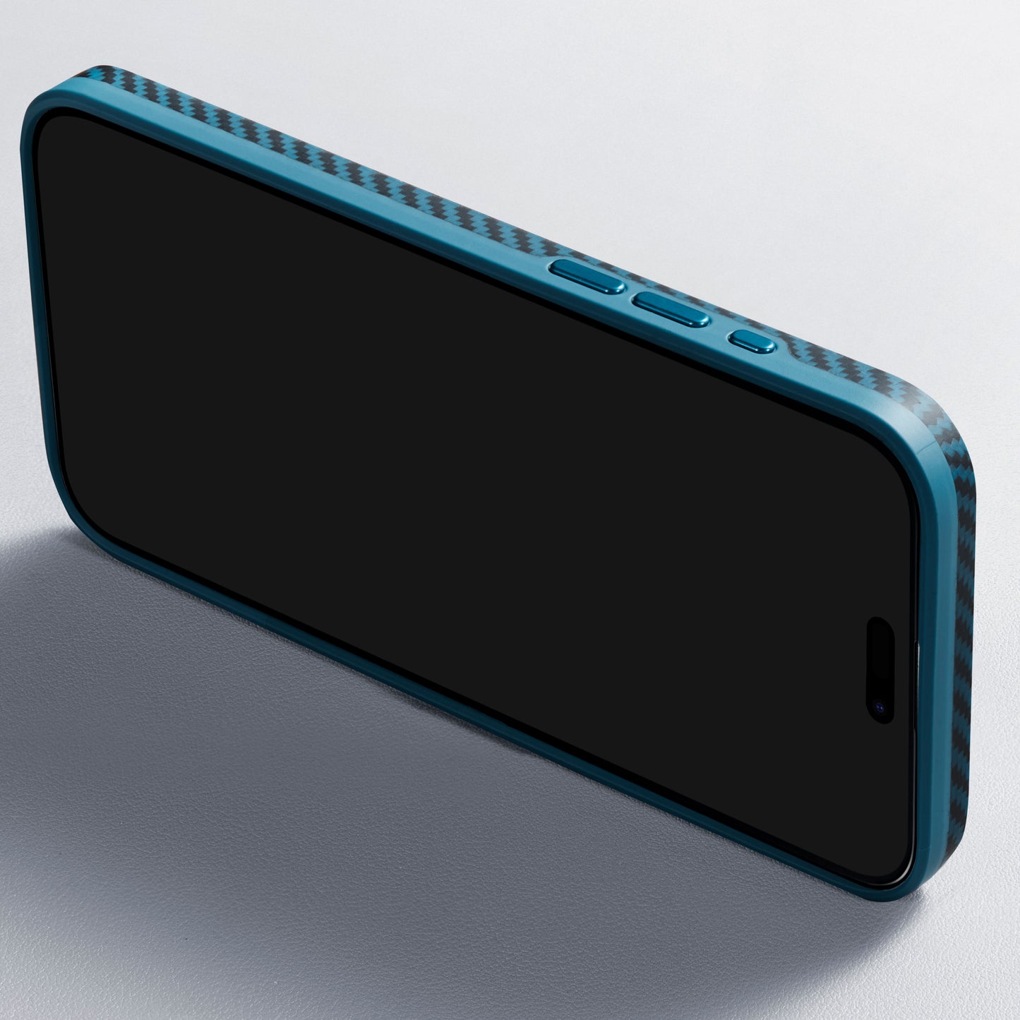 Apple iPhone 15 Pro Max Kılıf Magsafe Şarj Özellikli 1500D Aramid Fiber Pitaka Military-Grade Classic Serisi Black-Grey Twill Kapak Siyah-Mavi