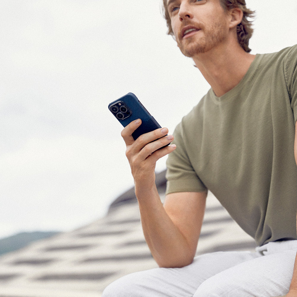 Apple iPhone 15 Pro Max Kılıf Magsafe Şarj Özellikli Aramid Fiber Pitaka Tactile Woven Starpeak Serisi Over The Horizon Kapak Mavi