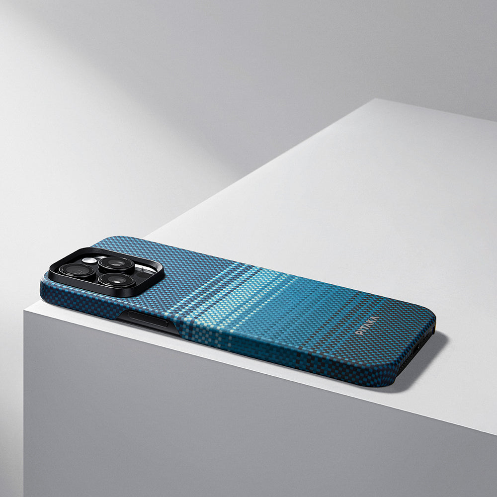 Apple iPhone 15 Pro Max Kılıf Magsafe Şarj Özellikli Aramid Fiber Pitaka Tactile Woven Sunset-Moonrise Serisi Moonrise Kapak Mavi