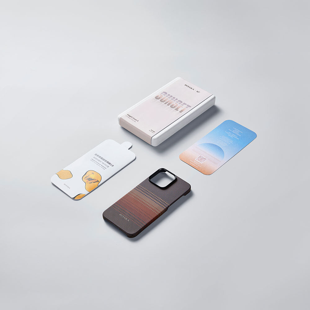 Apple iPhone 15 Pro Max Kılıf Magsafe Şarj Özellikli Aramid Fiber Pitaka Tactile Woven Sunset-Moonrise Serisi Sunset Kapak Kahverengi