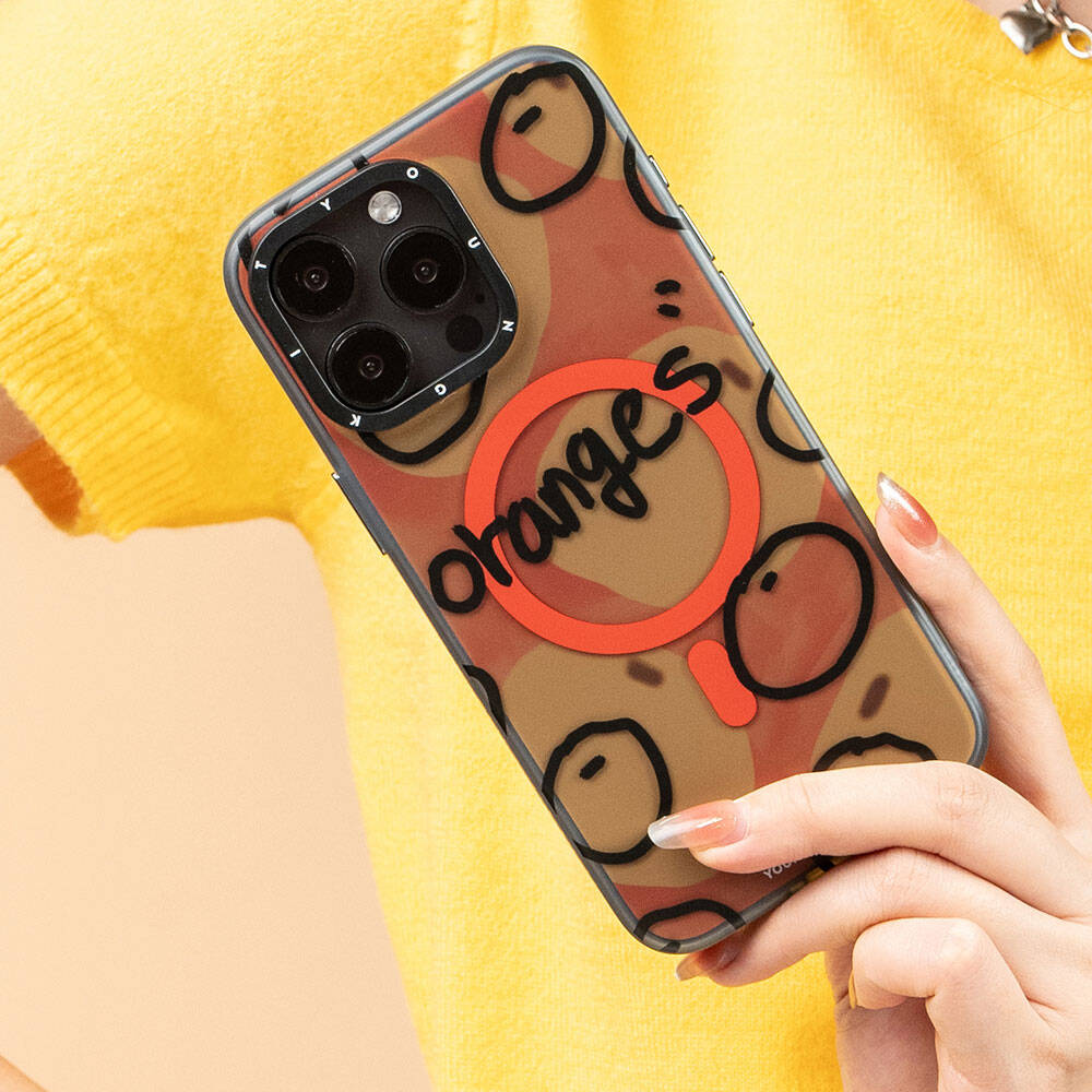 Apple iPhone 15 Pro Max Kılıf Magsafe Şarj Özellikli Bee Brown Tasarımlı Youngkit Funny Serisi Kapak Turuncu