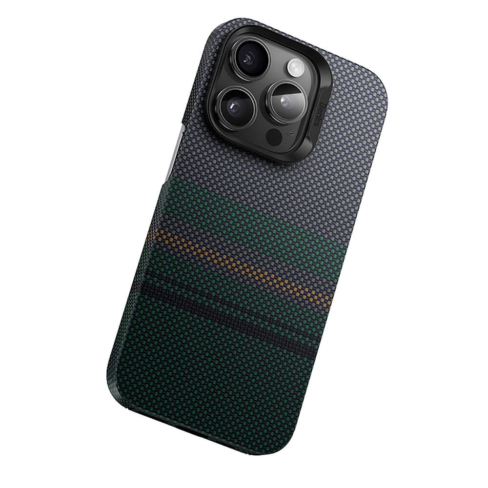 Apple iPhone 15 Pro Max Kılıf Magsafe Şarj Özellikli Karbon Fiber Tasarımlı Benks Aurora ArmorAir Kevlar Kapak Siyah