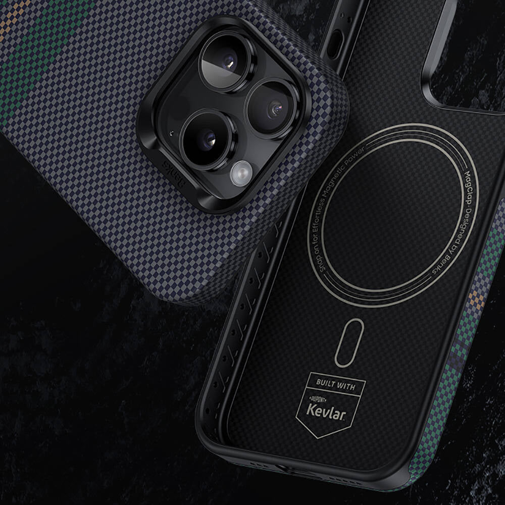 Apple iPhone 15 Pro Max Kılıf Magsafe Şarj Özellikli Karbon Fiber Tasarımlı Benks Aurora ArmorPro Kevlar Kapak Siyah