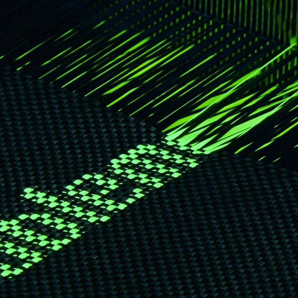 Apple iPhone 15 Pro Max Kılıf  Magsafe Şarj Özellikli Lumintex Teknolojili Fosforlu Aramid Fiber Pitaka Tactile Woven Aries Serisi Kapak Siyah