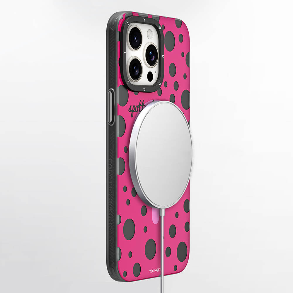 Apple iPhone 15 Pro Max Kılıf Magsafe Şarj Özellikli Polka Dot Desenli Youngkit Spots Serisi Kapak Beyaz