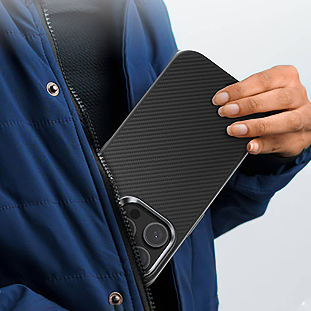 Apple iPhone 16 Kılıf Karbon Fiber Magsafe Şarj Özellikli Benks Hybrid ArmorPro 600D Kevlar Kapak Siyah