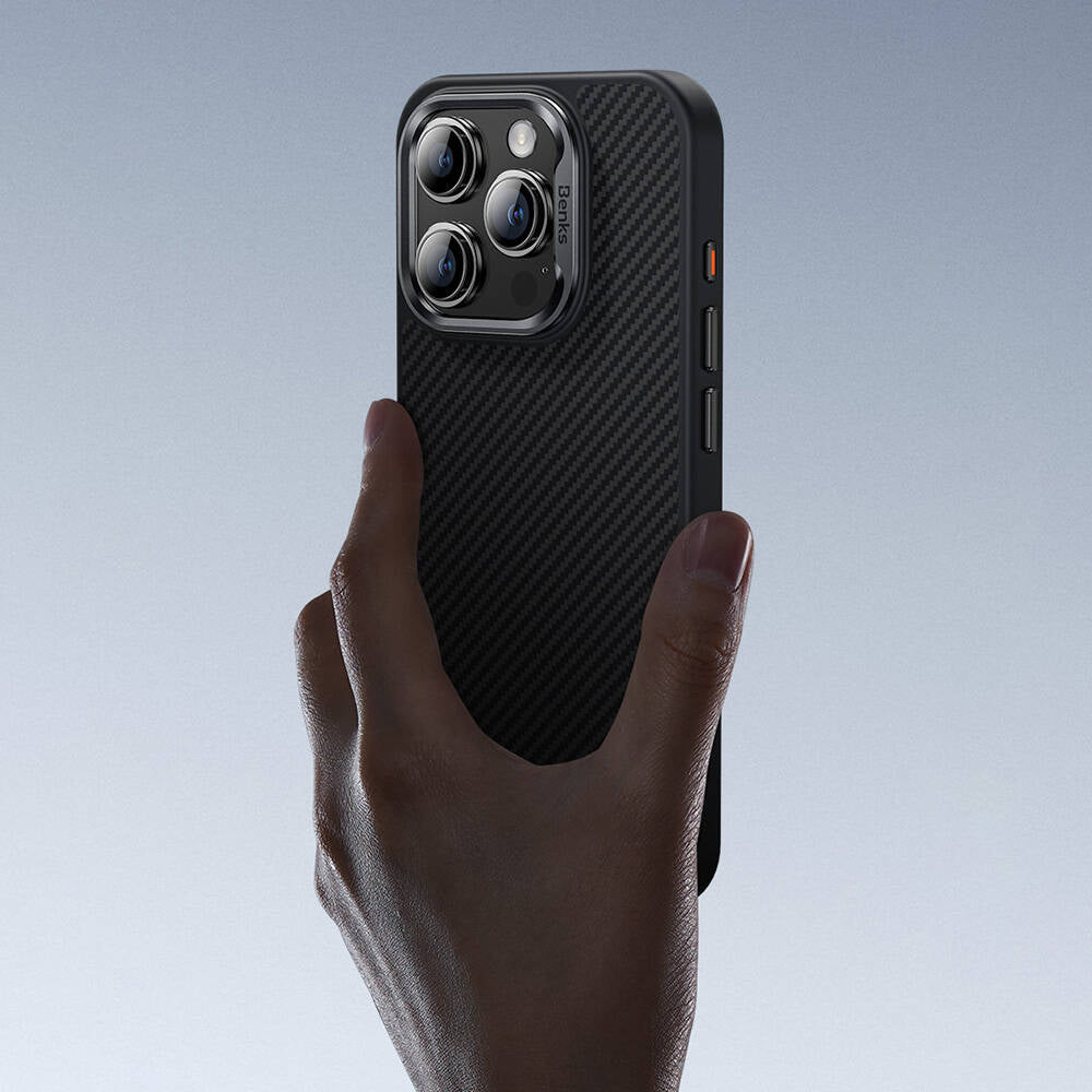 Apple iPhone 16 Plus Kılıf Karbon Fiber Magsafe Şarj Özellikli Benks Hybrid ArmorPro 600D Kevlar Kapak Siyah