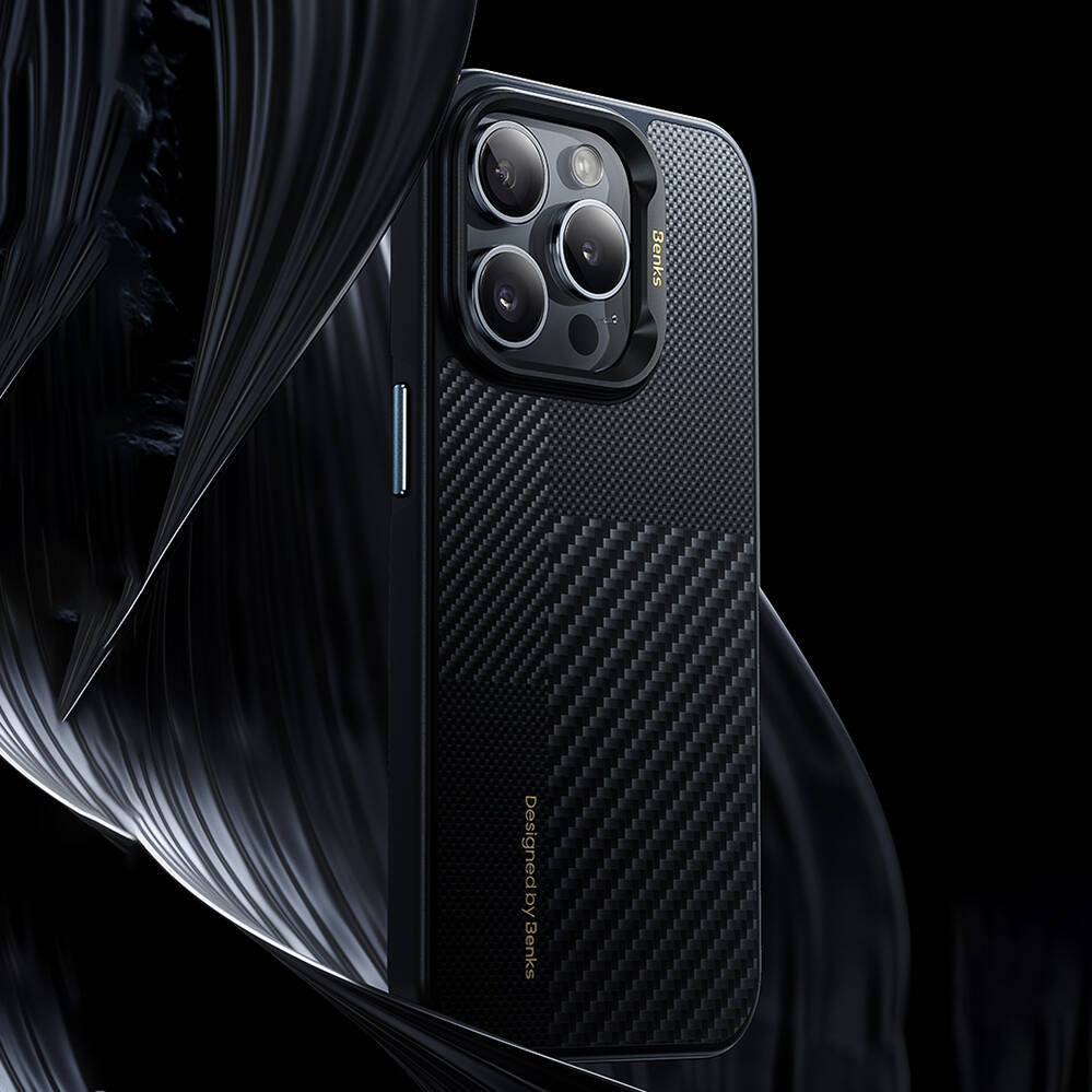 Apple iPhone 16 Plus Kılıf Magsafe Şarj Özellikli Karbon Fiber Benks Montage Hybrid ArmorPro Kevlar Kapak Siyah