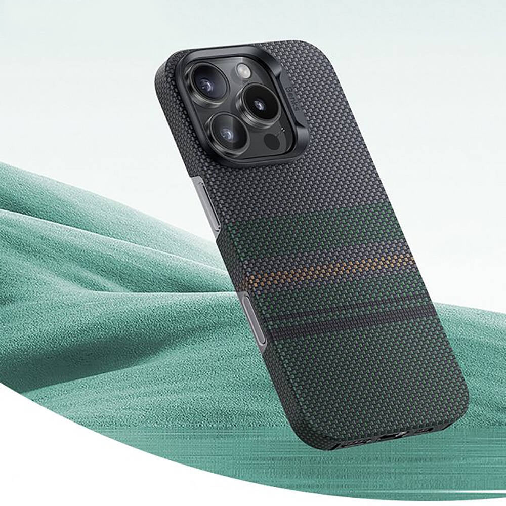 Apple iPhone 16 Plus Kılıf Magsafe Şarj Özellikli Karbon Fiber Tasarımlı Benks Aurora ArmorAir Kevlar Kapak Siyah