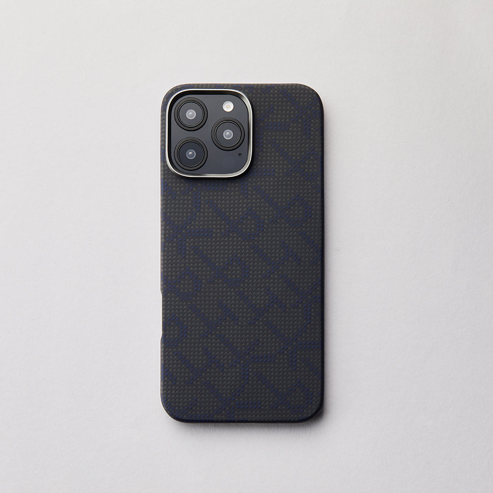 Apple iPhone 16 Pro Kılıf M-safe Şarj Özellikli Aramid Fiber Pitaka Tactile Woven Monogram Serisi Kapak Siyah