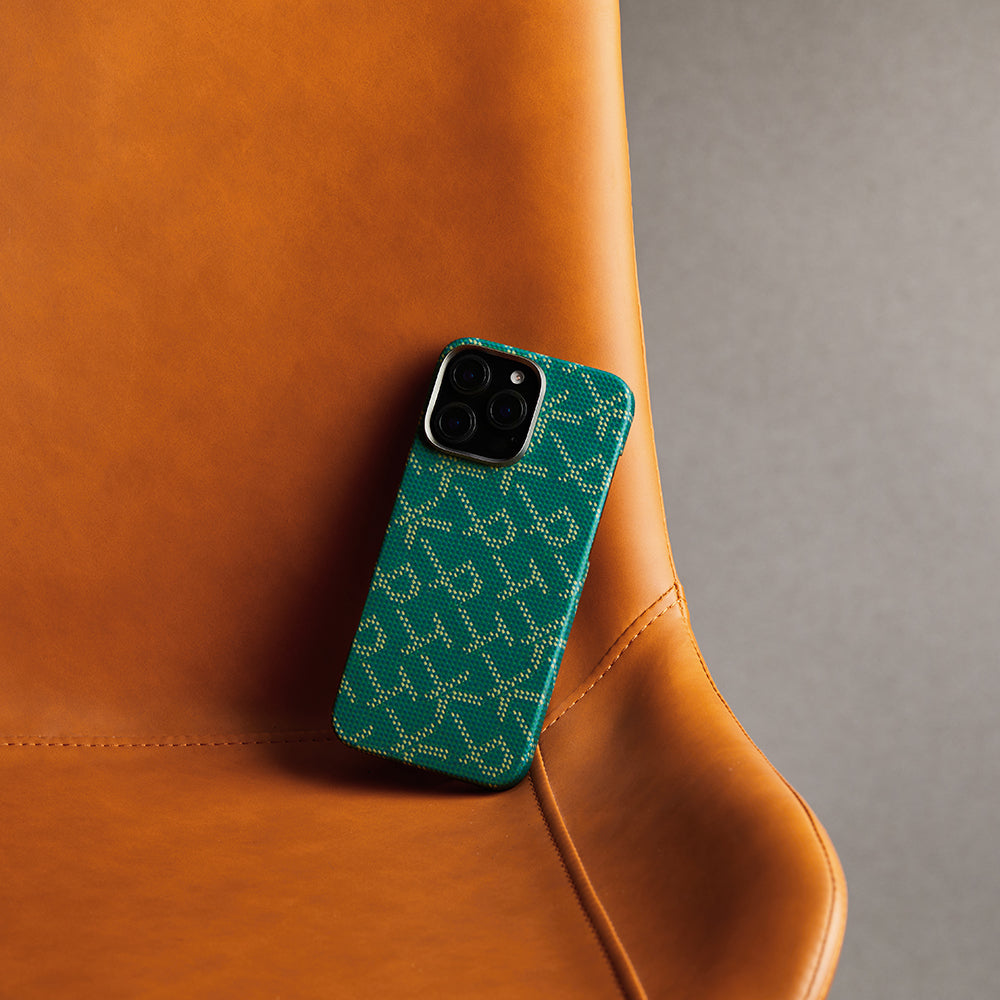 Apple iPhone 16 Pro Kılıf M-safe Şarj Özellikli Aramid Fiber Pitaka Tactile Woven Monogram Serisi Kapak Siyah