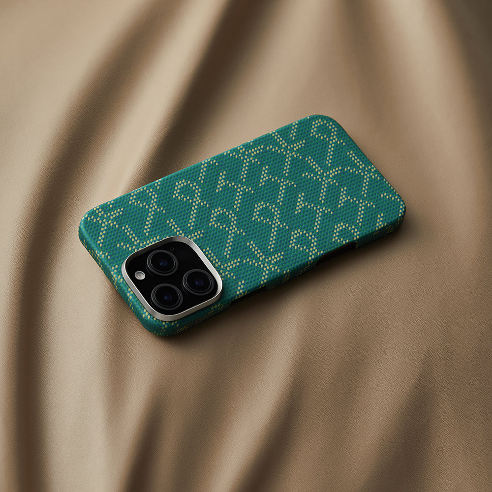 Apple iPhone 16 Pro Kılıf M-safe Şarj Özellikli Aramid Fiber Pitaka Tactile Woven Monogram Serisi Kapak Siyah