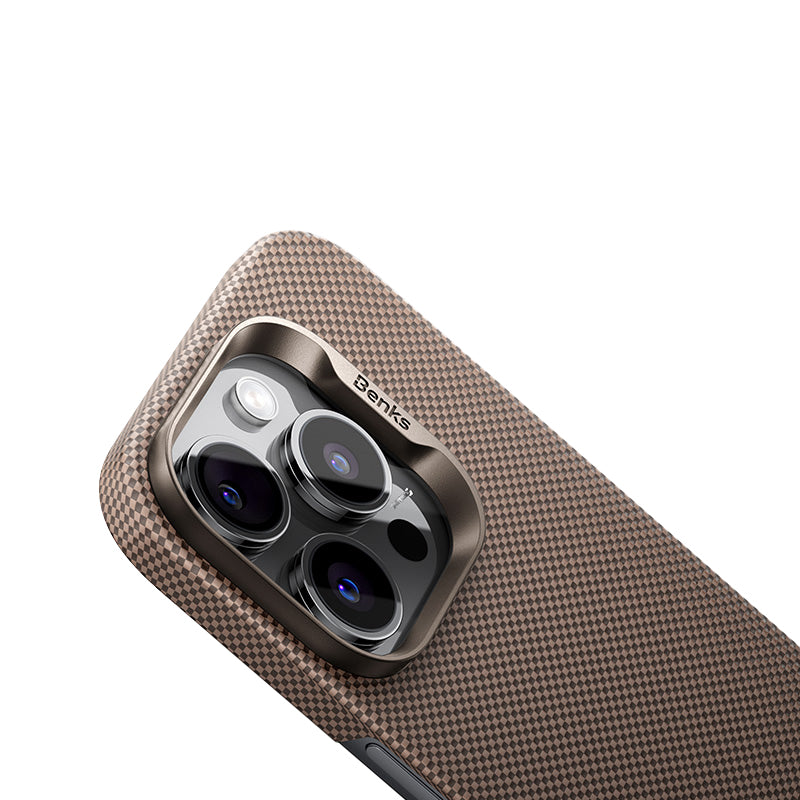 Apple iPhone 16 Pro Kılıf Magsafe Şarj Özellikli Benks Yeni Seri ArmorTint ArmorAir Kevlar Kapak Gold