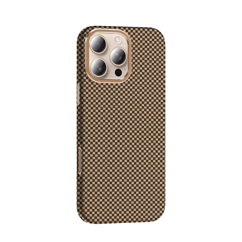 Apple iPhone 16 Pro Kılıf M-safe Şarj Özellikli Karbon Fiber Görünümlü Zore Gros Kapak Gold-Siyah