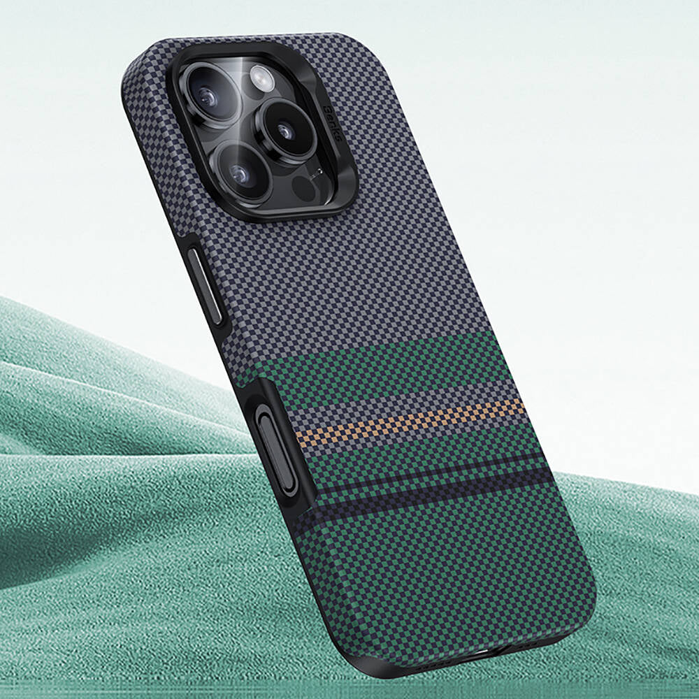 Apple iPhone 16 Pro Kılıf Magsafe Şarj Özellikli Karbon Fiber Tasarımlı Benks Aurora ArmorPro Kevlar Kapak Siyah