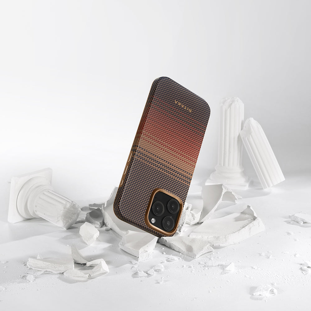 Apple iPhone 16 Pro Max Kılıf Magsafe Şarj Özellikli Aramid Fiber Pitaka Military-Grade Sunset-Moonrise Serisi Sunset Kapak Kahverengi