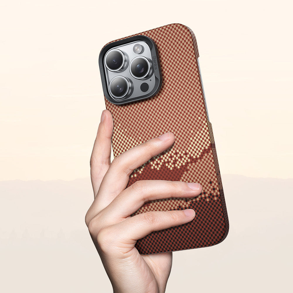 Apple iPhone 16 Pro Max Kılıf Magsafe Şarj Özellikli Benks GoldenTide ArmorAir 600D Kevlar Kapak Gold