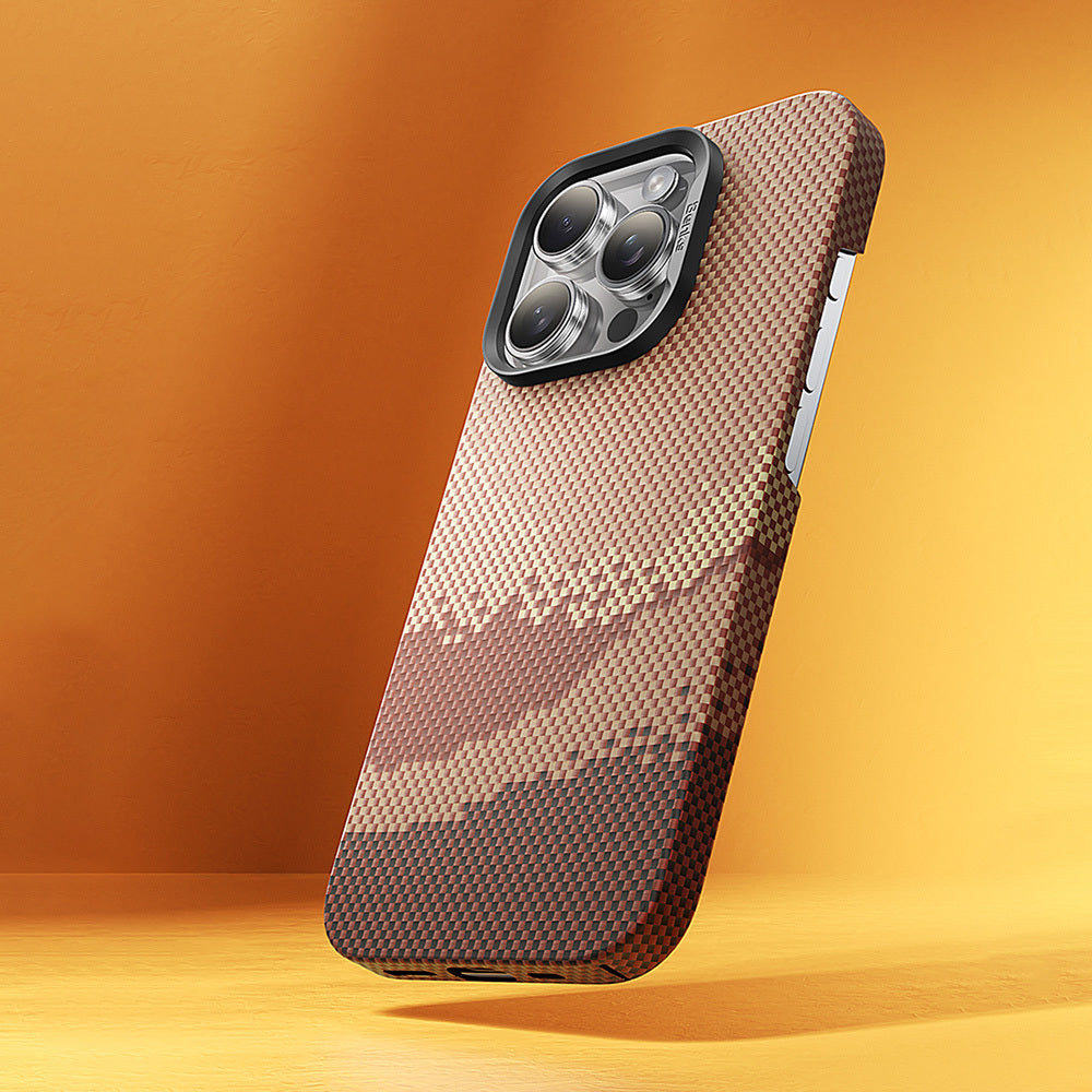 Apple iPhone 16 Pro Max Kılıf Magsafe Şarj Özellikli Benks GoldenTide ArmorAir 600D Kevlar Kapak Gold