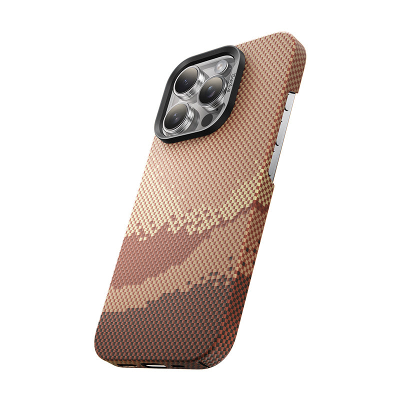 Apple iPhone 16 Pro Max Kılıf Magsafe Şarj Özellikli Benks GoldenTide ArmorAir 600D Kevlar Kapak Gold