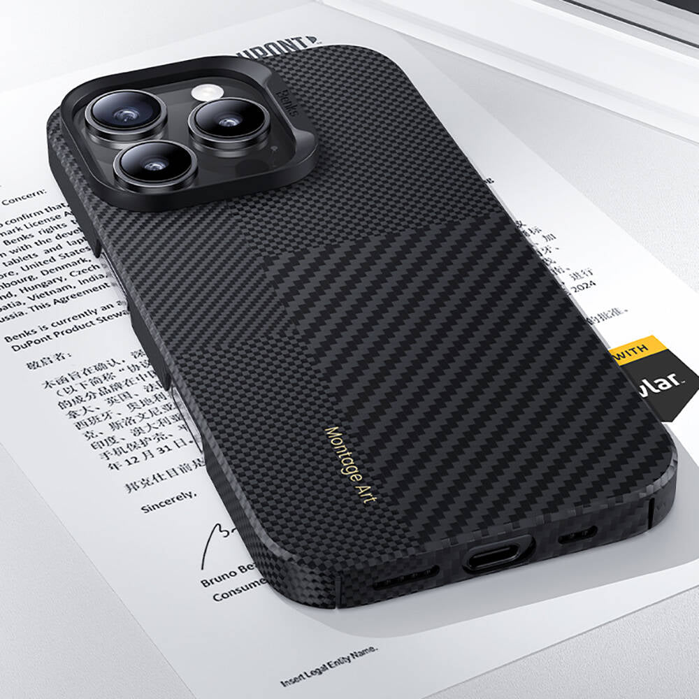 Apple iPhone 16 Pro Max Kılıf Magsafe Şarj Özellikli Karbon Fiber Benks Montage ArmorAir Kevlar Kapak Siyah