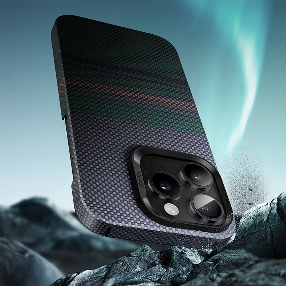 Apple iPhone 16 Pro Max Kılıf Magsafe Şarj Özellikli Karbon Fiber Tasarımlı Benks Aurora ArmorAir Kevlar Kapak Siyah